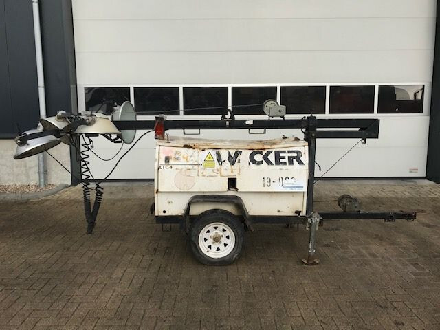 Wacker LTC4L Lombardini Diesel Mobiele light tower lichtmast aggregaat - Torre de iluminação: foto 1 Wacker LTC4L Lombardini Diesel Mobiele light tower lichtmast aggregaat - Torre de iluminação: foto 1