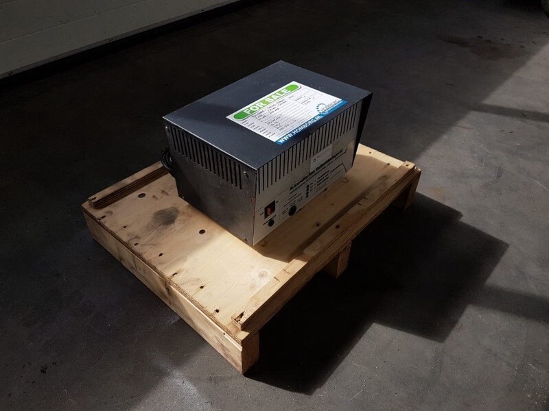 Acculader 24 Volt Acculader 230 Volt Battery Charger - Ferramenta/ Equipamento: foto 4 Acculader 24 Volt Acculader 230 Volt Battery Charger - Ferramenta/ Equipamento: foto 4