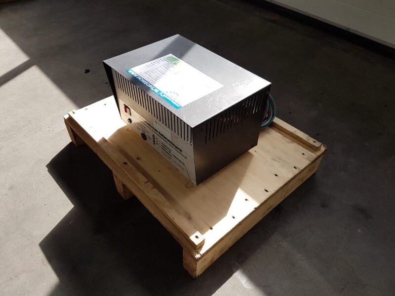 Acculader 24 Volt Acculader 230 Volt Battery Charger - Ferramenta/ Equipamento: foto 2 Acculader 24 Volt Acculader 230 Volt Battery Charger - Ferramenta/ Equipamento: foto 2