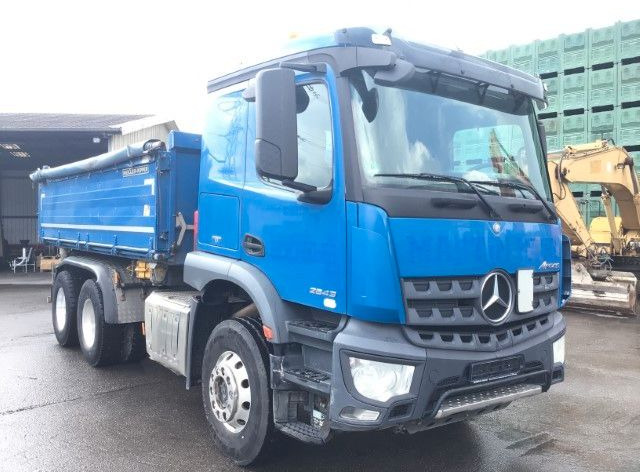Mercedes-Benz Arocs 2643 6x4 Retarder Meiller 3-Seiten AHK Bet - Camião basculante: foto 4 Mercedes-Benz Arocs 2643 6x4 Retarder Meiller 3-Seiten AHK Bet - Camião basculante: foto 4