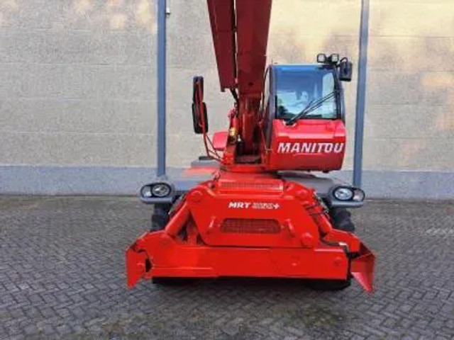 Manitou MRT 2150+ Privilege All-Terrain Rotating Telehandler (2015) - Pá carregadora: foto 2 Manitou MRT 2150+ Privilege All-Terrain Rotating Telehandler (2015) - Pá carregadora: foto 2