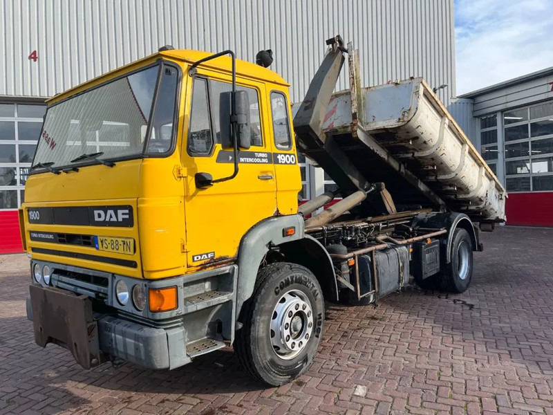 DAF 1900 F HAAKARM - Camião transportador de contêineres/ Caixa móvel: foto 1 DAF 1900 F HAAKARM - Camião transportador de contêineres/ Caixa móvel: foto 1