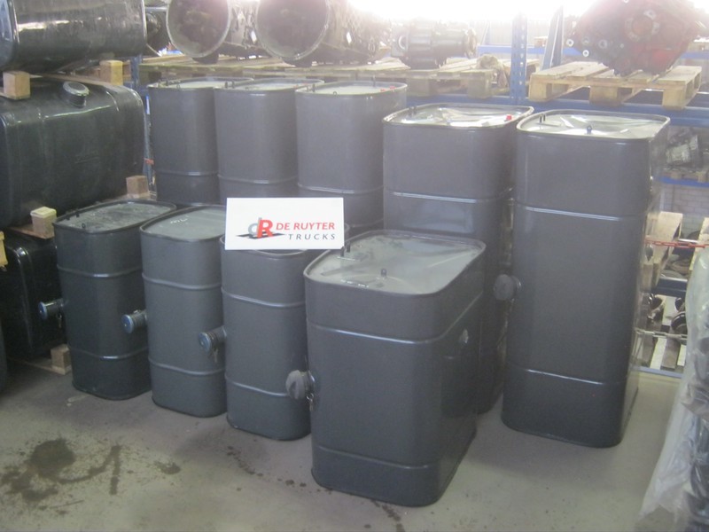 DAF Brandstoftanks voor LF - Tanque de combustível por Camião: foto 1 DAF Brandstoftanks voor LF - Tanque de combustível por Camião: foto 1