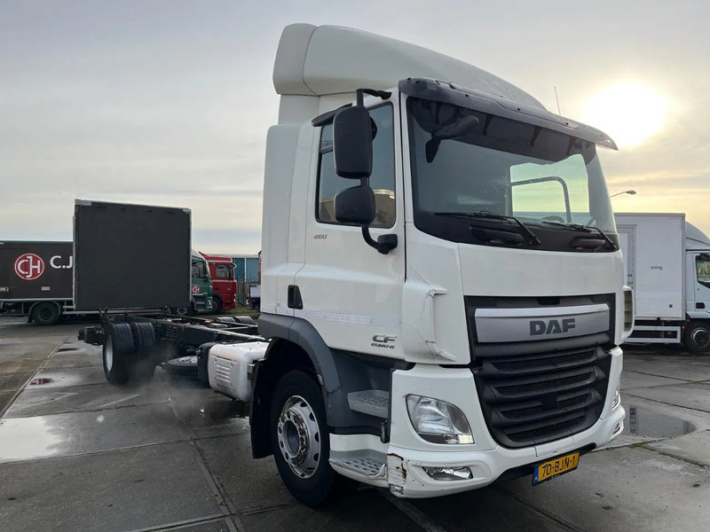 DAF CF 260 CF 260 FA CHASSIS CABINE EURO 6 - Camião chassi: foto 1 DAF CF 260 CF 260 FA CHASSIS CABINE EURO 6 - Camião chassi: foto 1