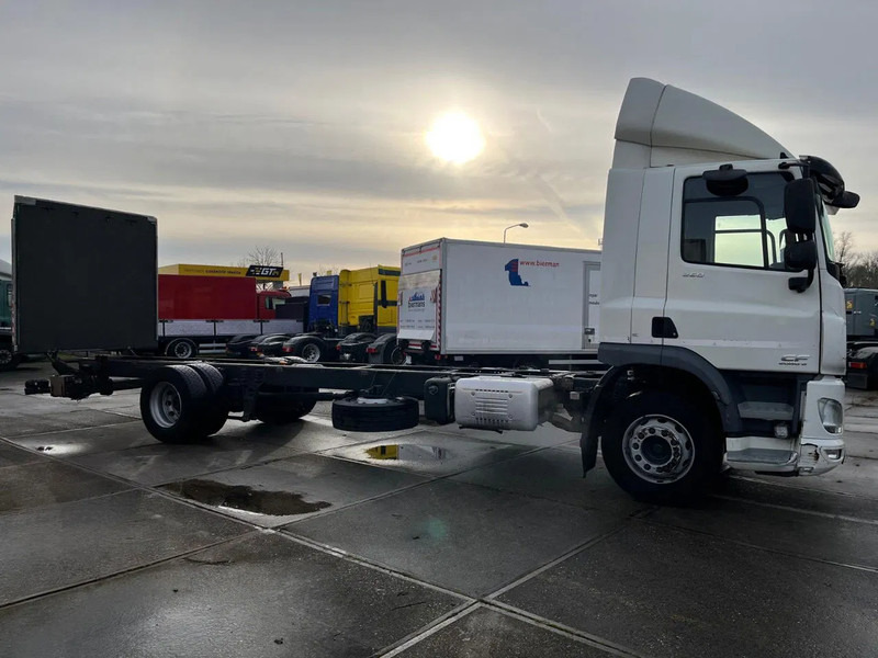 DAF CF 260 CF 260 FA CHASSIS CABINE EURO 6 - Camião chassi: foto 4 DAF CF 260 CF 260 FA CHASSIS CABINE EURO 6 - Camião chassi: foto 4