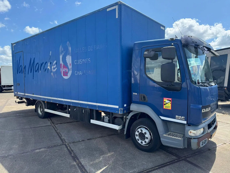 DAF LF 45 .220 - Camião furgão: foto 3 DAF LF 45 .220 - Camião furgão: foto 3