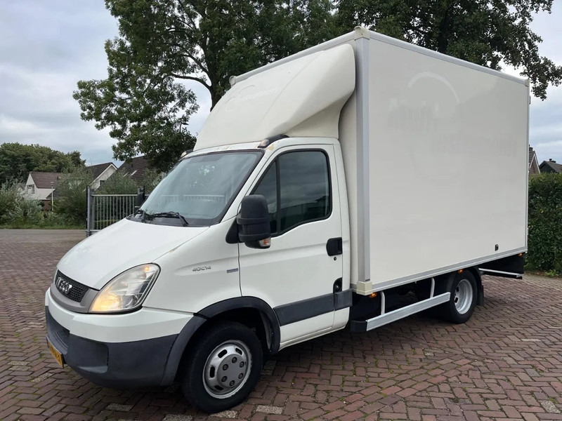 Iveco Daily 40 C14 - Carrinha de contentor: foto 1 Iveco Daily 40 C14 - Carrinha de contentor: foto 1