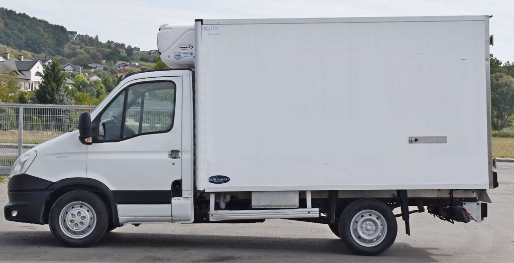 Iveco DAILY 35S13* Kühlkoffer 2,00 m * TOPZUSTAND - Camião frigorífico, Camião grua: foto 4 Iveco DAILY 35S13* Kühlkoffer 2,00 m * TOPZUSTAND - Camião frigorífico, Camião grua: foto 4