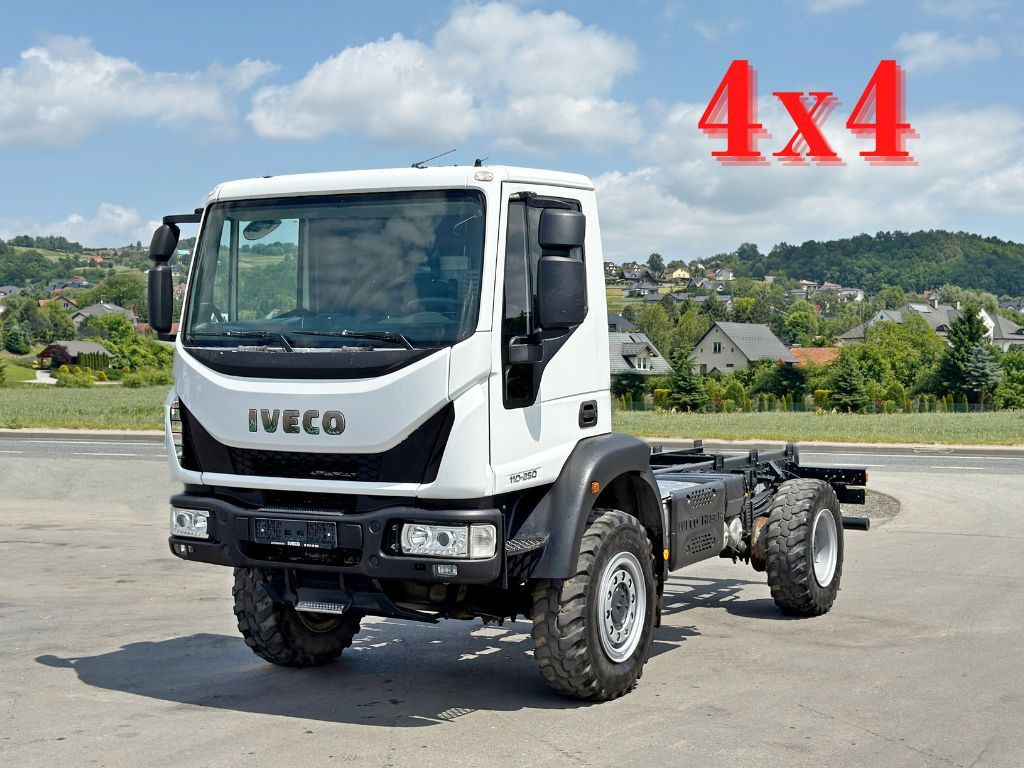 Iveco EUROCARGO 110-250* PLATFORM 4,60 m* 4x4 - Camião chassi: foto 1 Iveco EUROCARGO 110-250* PLATFORM 4,60 m* 4x4 - Camião chassi: foto 1