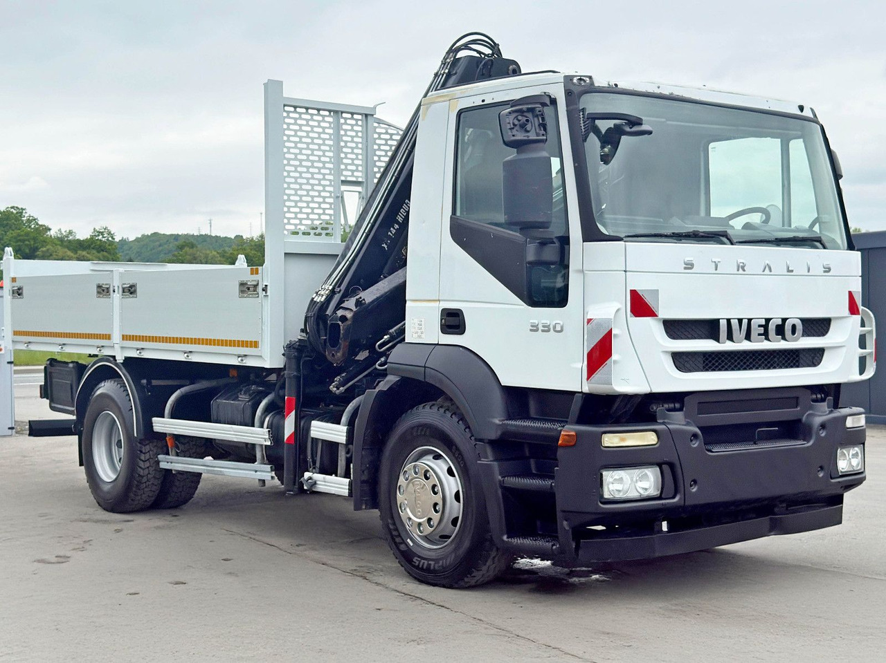Iveco STRALIS 330 *HIAB 144 BS-3 HIDUO* TOPZUSTAND - Camião grua: foto 3 Iveco STRALIS 330 *HIAB 144 BS-3 HIDUO* TOPZUSTAND - Camião grua: foto 3