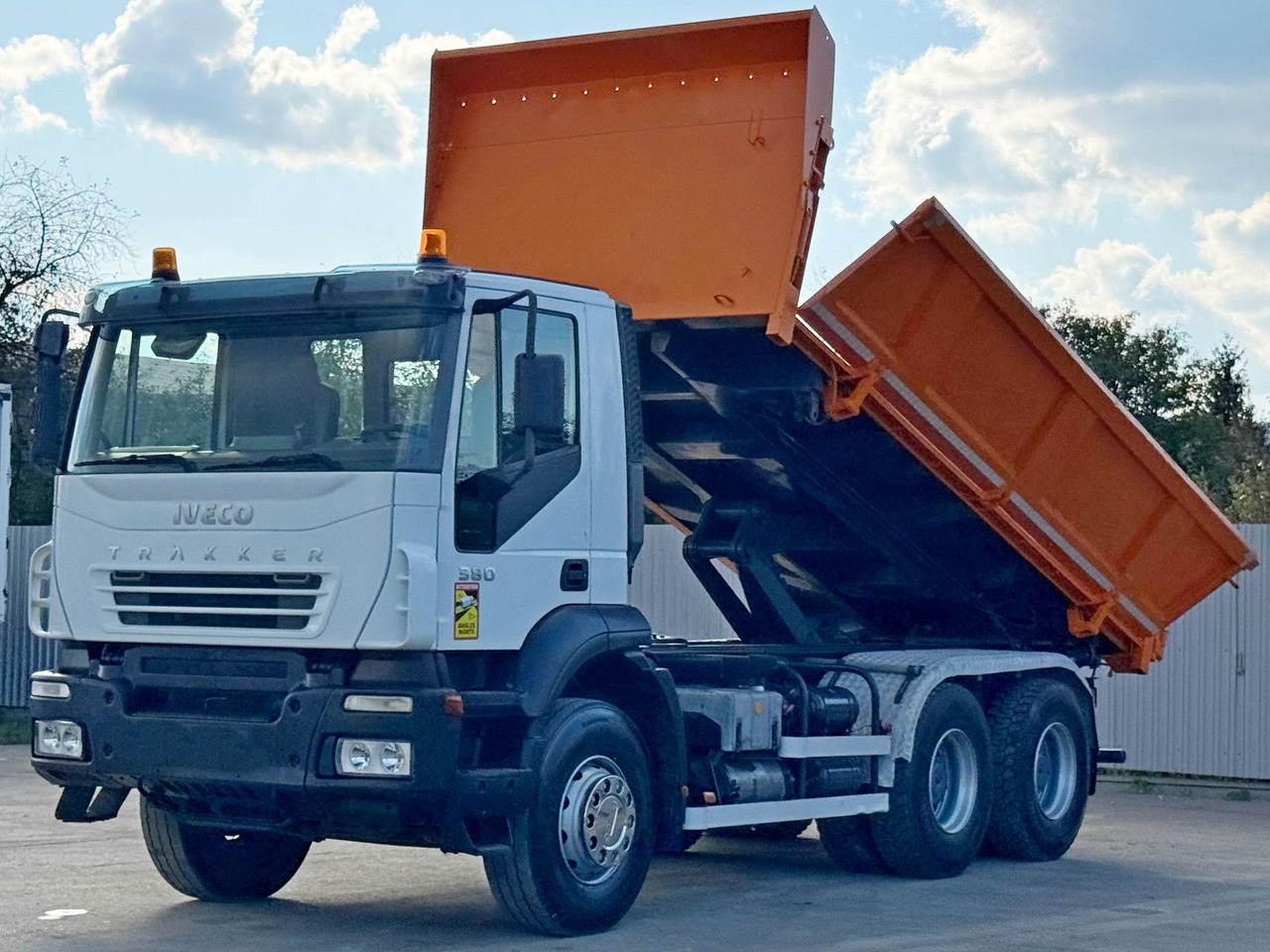 Iveco TRAKKER 380 * Kipper 5,25 m + BORDMATIC / 6x4 - Camião basculante, Camião grua: foto 3 Iveco TRAKKER 380 * Kipper 5,25 m + BORDMATIC / 6x4 - Camião basculante, Camião grua: foto 3