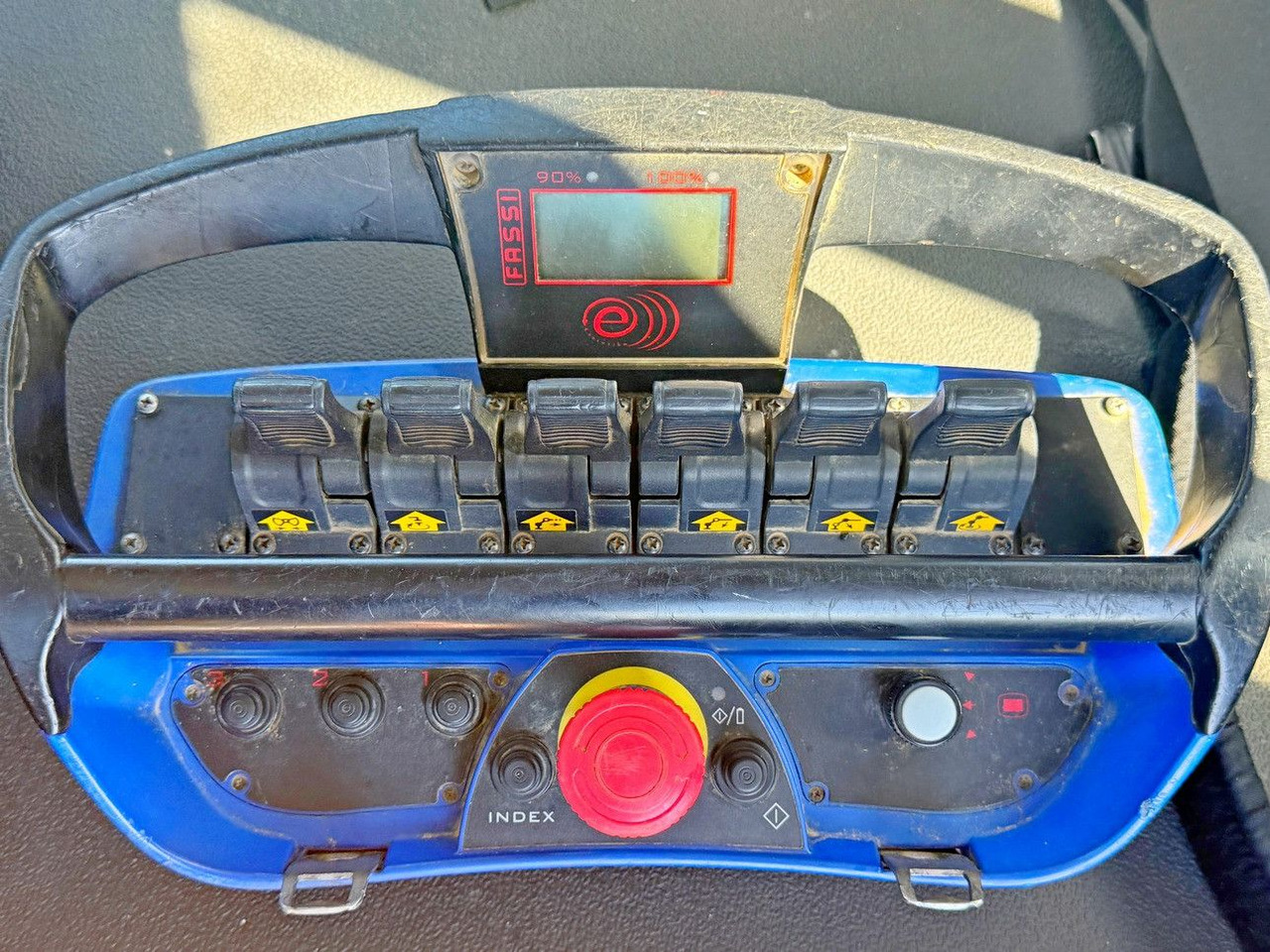 Camião basculante, Camião grua Iveco TRAKKER 450 * FASSI F215A.0.22 + FUNK / 8x4 *TOP: foto 12