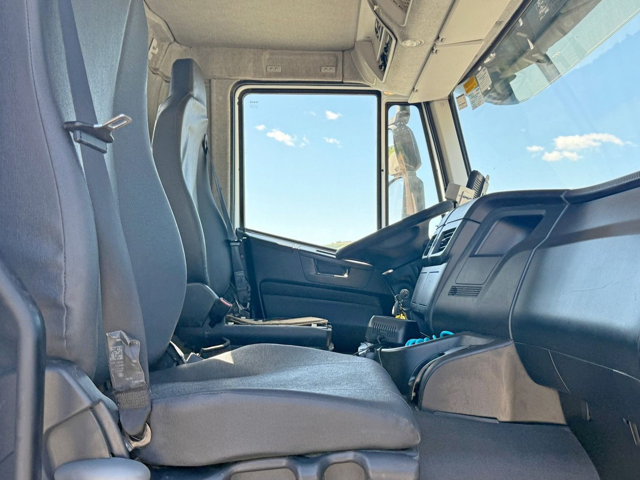 Camião basculante, Camião grua Iveco TRAKKER 450 * FASSI F215A.0.22 + FUNK / 8x4 *TOP: foto 11