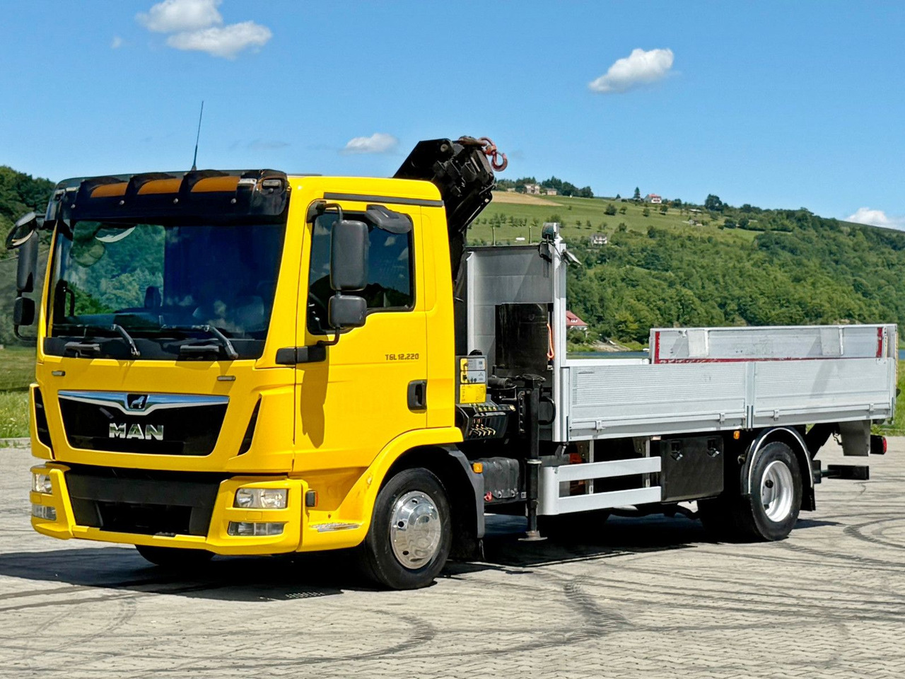 MAN TGL 12.220* PK 7.501 SLD C + FUNK + LIFT*TO - Camião grua: foto 4 MAN TGL 12.220* PK 7.501 SLD C + FUNK + LIFT*TO - Camião grua: foto 4