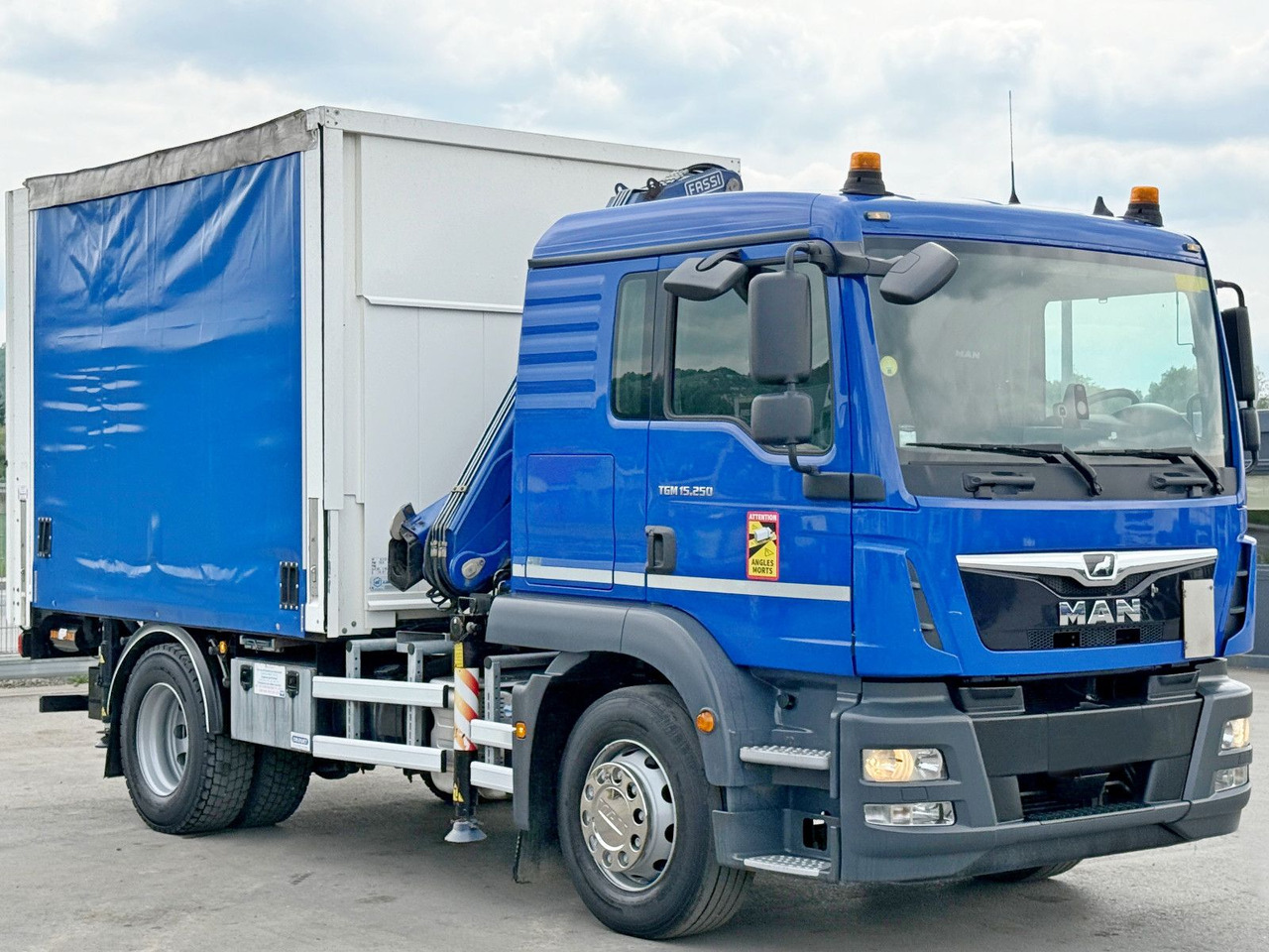 MAN TGM 15.250* FASSI F110A.0.23 * TOPZUSTAND - Camião grua: foto 3 MAN TGM 15.250* FASSI F110A.0.23 * TOPZUSTAND - Camião grua: foto 3