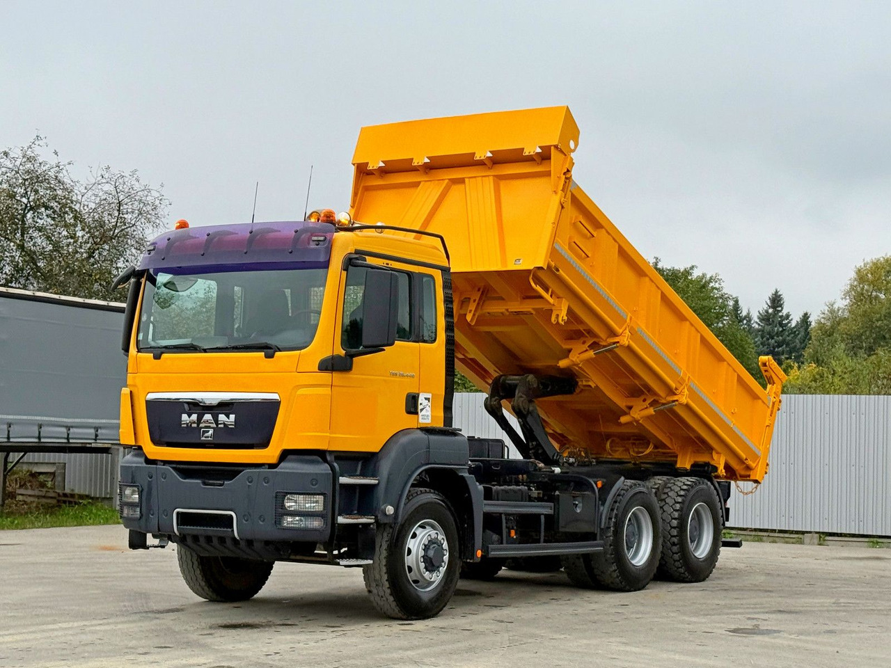 MAN TGS 26.440 * Kipper 5,20m+BORDMATIC * 6x6 * TOP - Camião basculante, Camião grua: foto 2 MAN TGS 26.440 * Kipper 5,20m+BORDMATIC * 6x6 * TOP - Camião basculante, Camião grua: foto 2
