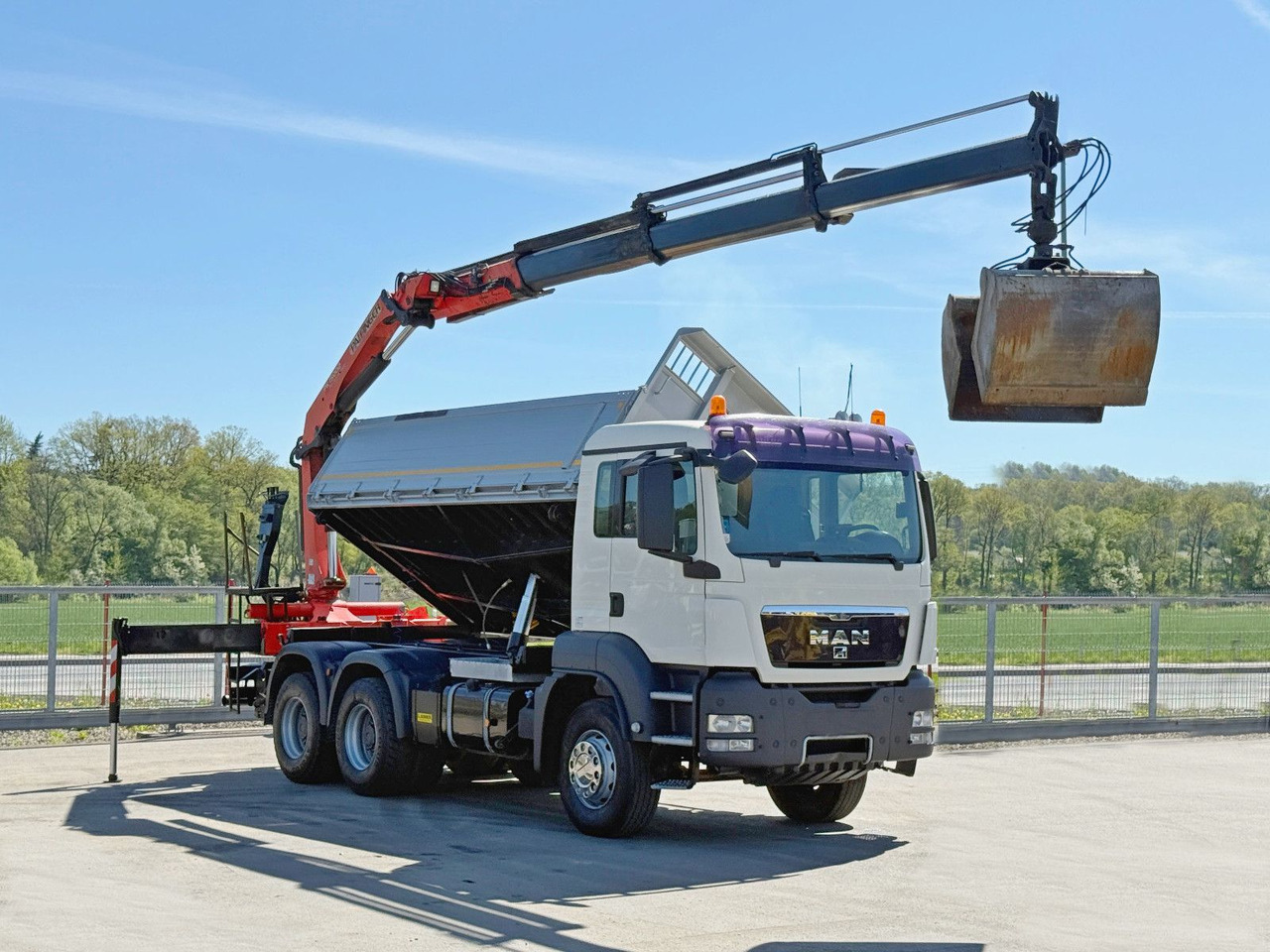 MAN TGS 33.360*KIPPER 4,95 m *PK 15002 * 6x4 - Camião grua: foto 2 MAN TGS 33.360*KIPPER 4,95 m *PK 15002 * 6x4 - Camião grua: foto 2