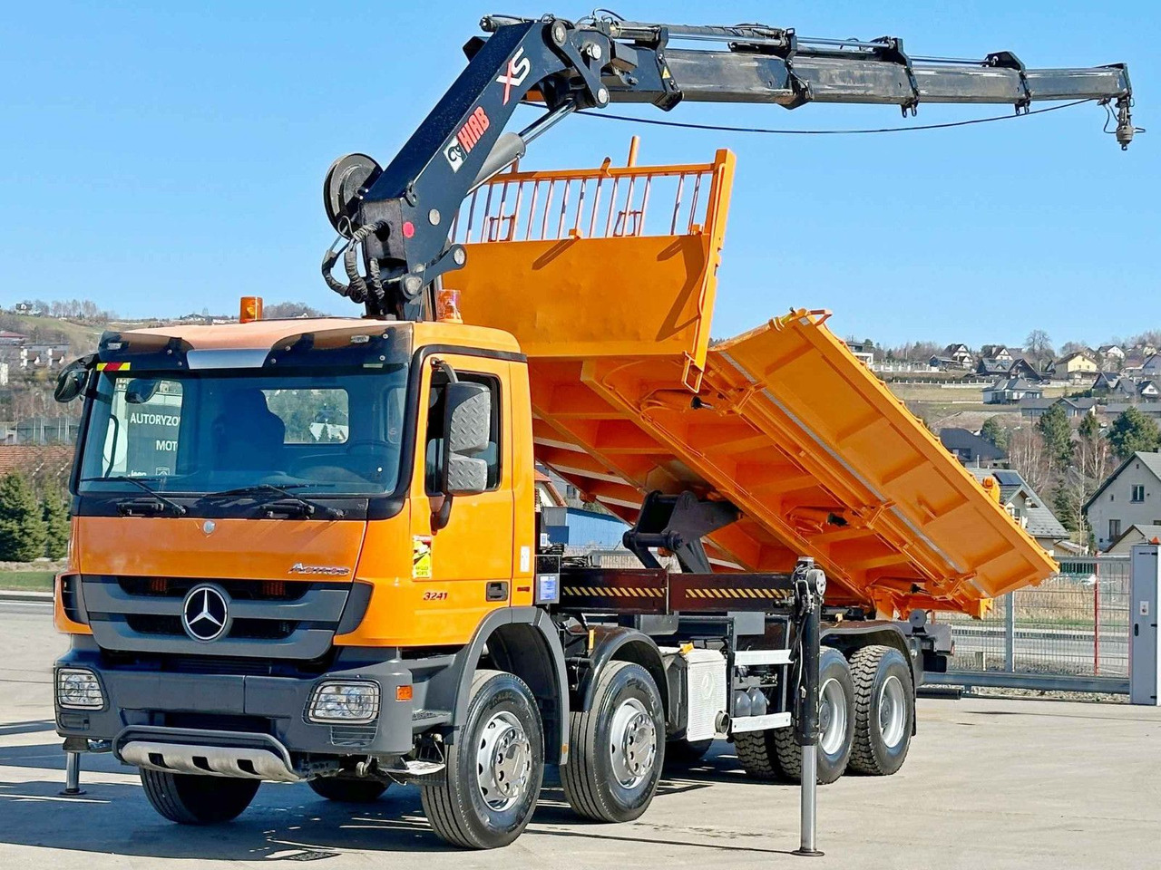 Mercedes-Benz ACTROS 3241 * HIAB 322 EP-4 HIDUO + FUNK / 8x4 - Camião grua: foto 3 Mercedes-Benz ACTROS 3241 * HIAB 322 EP-4 HIDUO + FUNK / 8x4 - Camião grua: foto 3