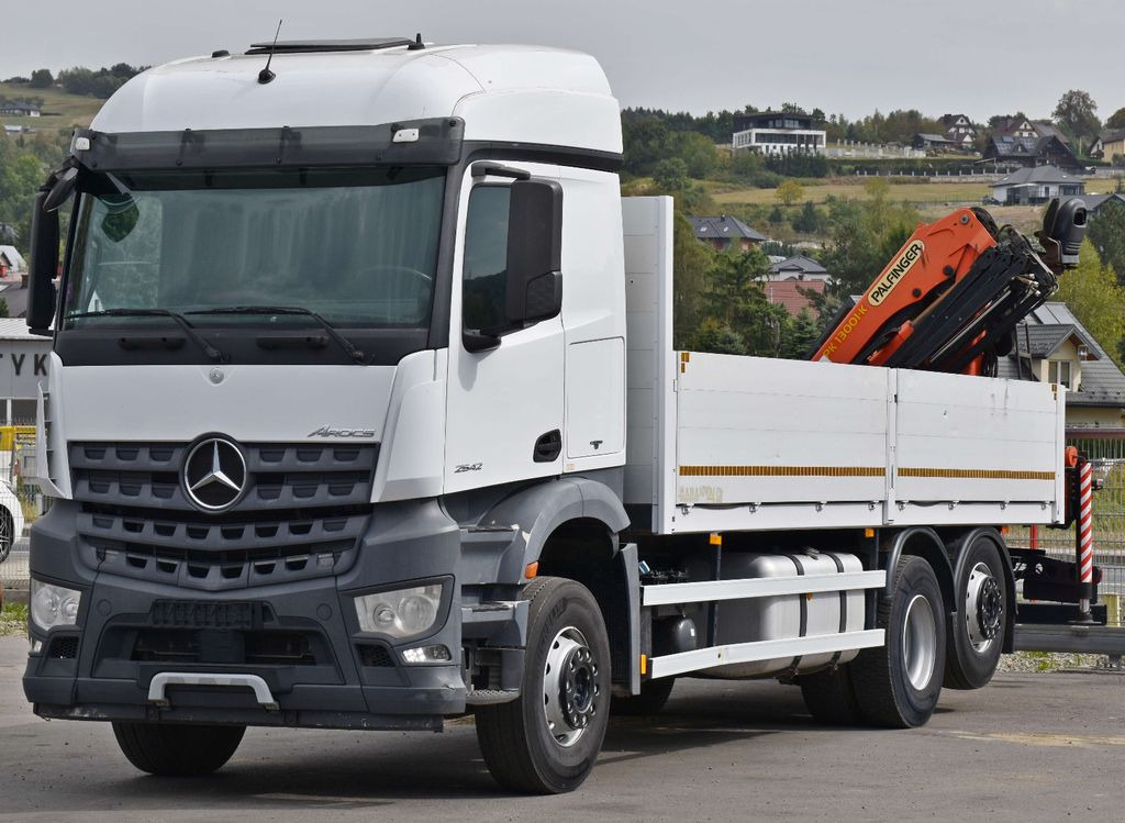 Mercedes-Benz AROCS 2542* PK 13001-K B* TOPZUSTAND - Camião grua, Camião de caixa aberta/ Plataforma: foto 4 Mercedes-Benz AROCS 2542* PK 13001-K B* TOPZUSTAND - Camião grua, Camião de caixa aberta/ Plataforma: foto 4