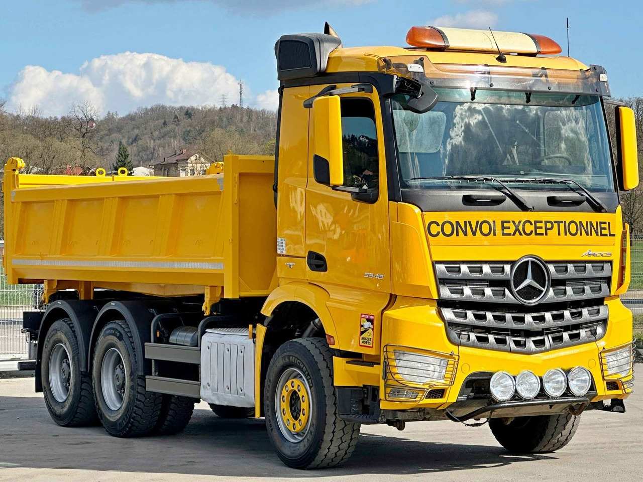 Mercedes-Benz AROCS 3348* KIPPER 5,20 + BORDMATIC / 6x4 - Camião basculante: foto 4 Mercedes-Benz AROCS 3348* KIPPER 5,20 + BORDMATIC / 6x4 - Camião basculante: foto 4