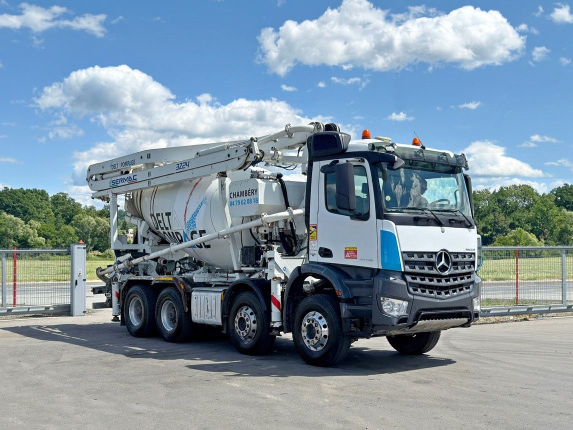 Mercedes-Benz AROCS 3743 * Betonpumpe + FUNK * 8x4 * TOP - Autobomba de betão: foto 1 Mercedes-Benz AROCS 3743 * Betonpumpe + FUNK * 8x4 * TOP - Autobomba de betão: foto 1