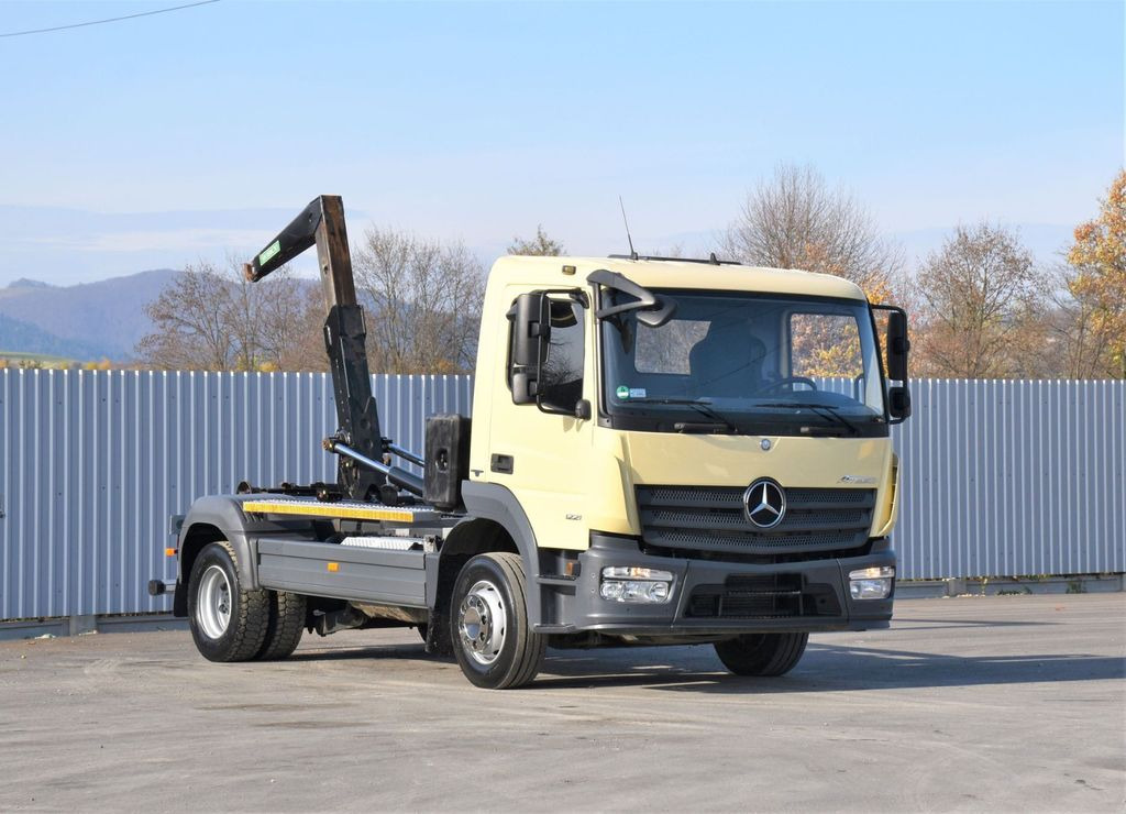 Mercedes-Benz ATEGO 1221 * ABROLLKIPPER * TOPZUSTAND - Camião polibenne, Camião grua: foto 1 Mercedes-Benz ATEGO 1221 * ABROLLKIPPER * TOPZUSTAND - Camião polibenne, Camião grua: foto 1