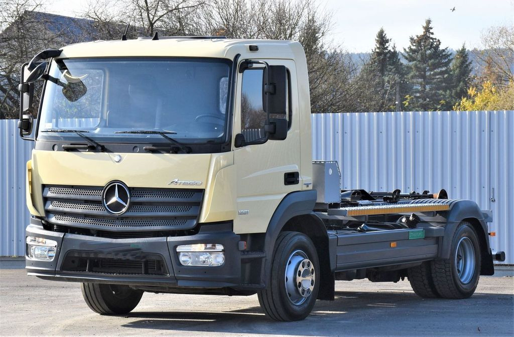 Mercedes-Benz ATEGO 1221 * ABROLLKIPPER * TOPZUSTAND - Camião polibenne, Camião grua: foto 4 Mercedes-Benz ATEGO 1221 * ABROLLKIPPER * TOPZUSTAND - Camião polibenne, Camião grua: foto 4