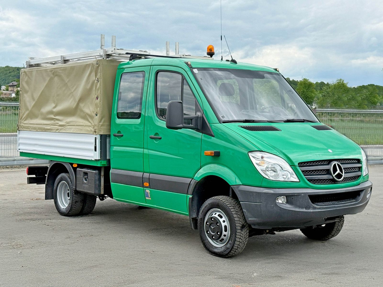 Mercedes-Benz Sprinter 516 CDI* Doppel Kabine! 4x4 *TOPZUSTAND - Carrinha basculante: foto 4 Mercedes-Benz Sprinter 516 CDI* Doppel Kabine! 4x4 *TOPZUSTAND - Carrinha basculante: foto 4