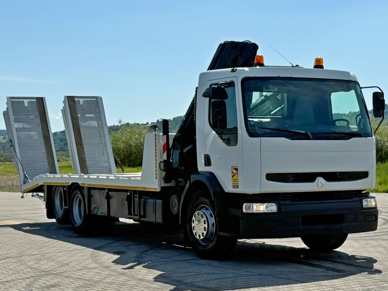 Renault KERAX 320 DCI* ABSCHLEPPWAGEN 7,35m + HIAB 140A - Caminhão reboque: foto 4 Renault KERAX 320 DCI* ABSCHLEPPWAGEN 7,35m + HIAB 140A - Caminhão reboque: foto 4