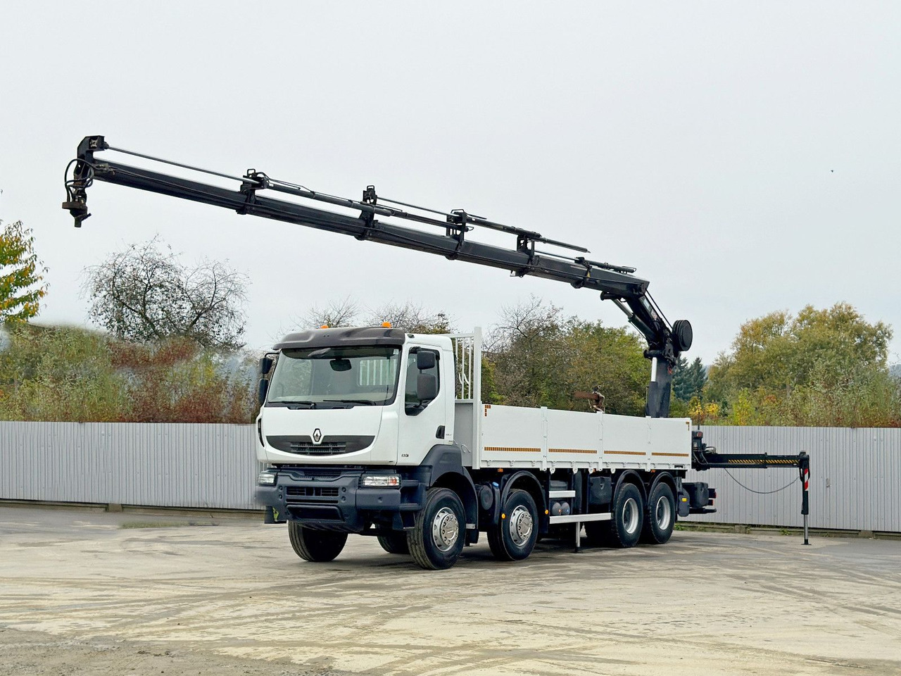 Renault KERAX 430 * HIAB 211 EP-5 HIDUO /FUNK *8x4 - Camião grua: foto 2 Renault KERAX 430 * HIAB 211 EP-5 HIDUO /FUNK *8x4 - Camião grua: foto 2
