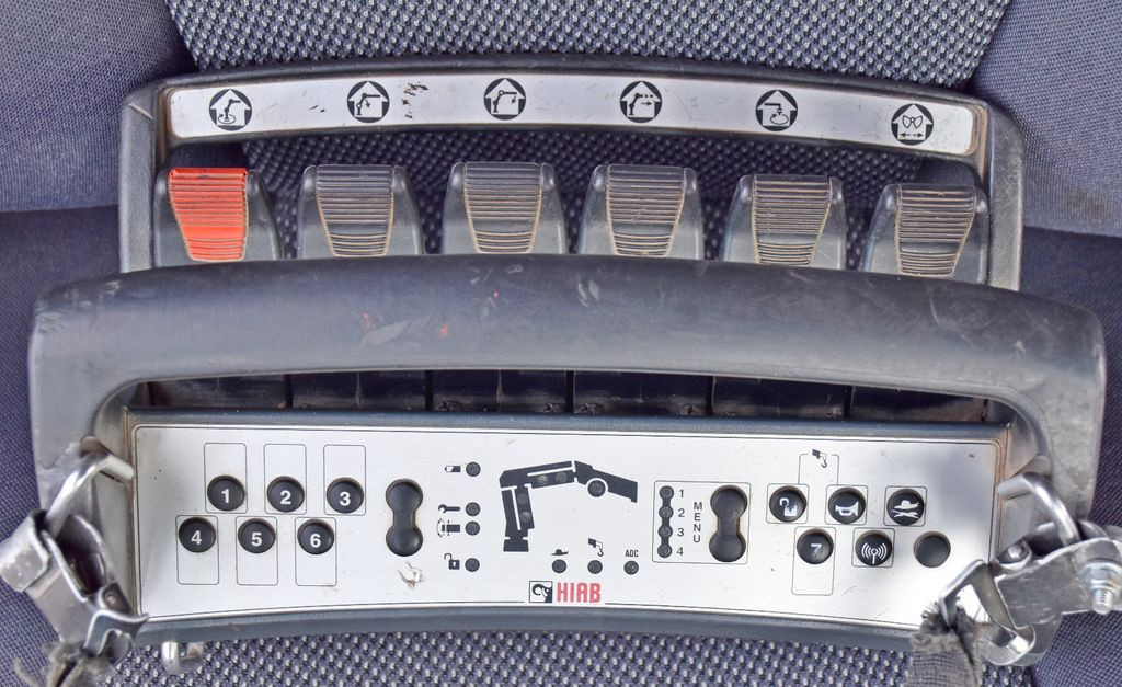 Camião grua, Camião polibenne Scania G 400 * Abschleppwagen 6,40m* KRAN + FUNK * TOP Scania G 400 * Abschleppwagen 6,40m* KRAN + FUNK * TOP: foto 11 Camião grua, Camião polibenne Scania G 400 * Abschleppwagen 6,40m* KRAN + FUNK * TOP Scania G 400 * Abschleppwagen 6,40m* KRAN + FUNK * TOP: foto 11