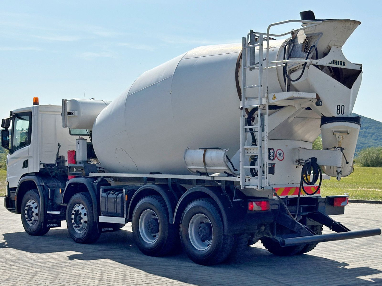 Scania P 450 * Betonmischer * 8x4 * TOPZUSTAND - Camião betoneira: foto 5 Scania P 450 * Betonmischer * 8x4 * TOPZUSTAND - Camião betoneira: foto 5