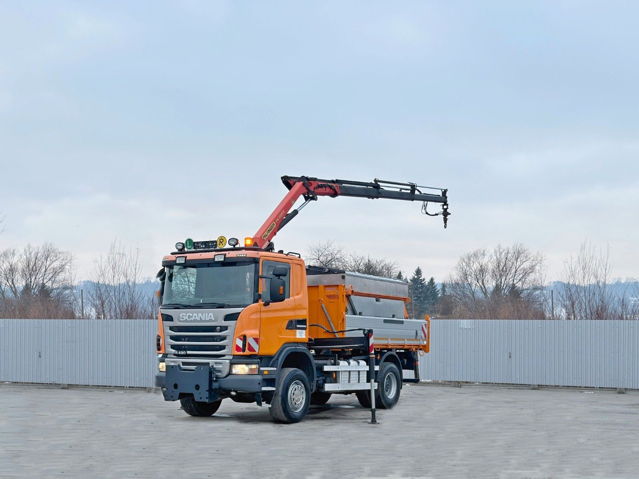 Scania R 420 KIPPER 4,15 m * PK 11002/FUNK * sandblaste - Camião grua: foto 3 Scania R 420 KIPPER 4,15 m * PK 11002/FUNK * sandblaste - Camião grua: foto 3