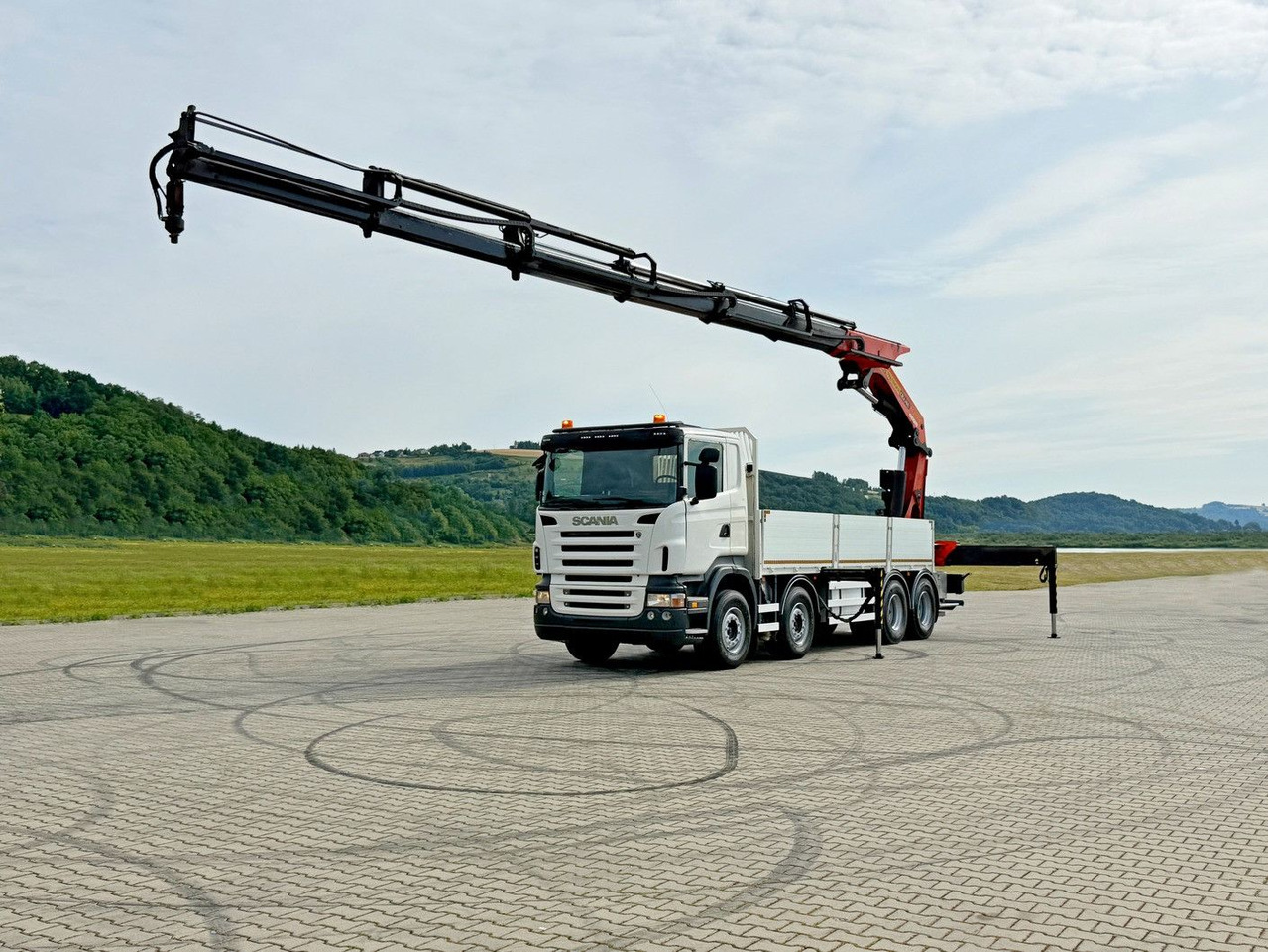 Scania R 420 PRITSCHE 6,47 m * PK 44002/FUNK * 8x4 /TOP - Camião grua: foto 2 Scania R 420 PRITSCHE 6,47 m * PK 44002/FUNK * 8x4 /TOP - Camião grua: foto 2