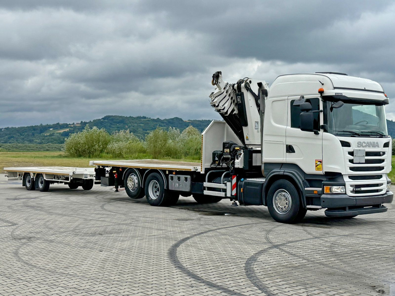 Scania R440 * HIAB 422 E-6 HIPRO + FUNK + Anhänger! 6x4 - Camião grua: foto 3 Scania R440 * HIAB 422 E-6 HIPRO + FUNK + Anhänger! 6x4 - Camião grua: foto 3