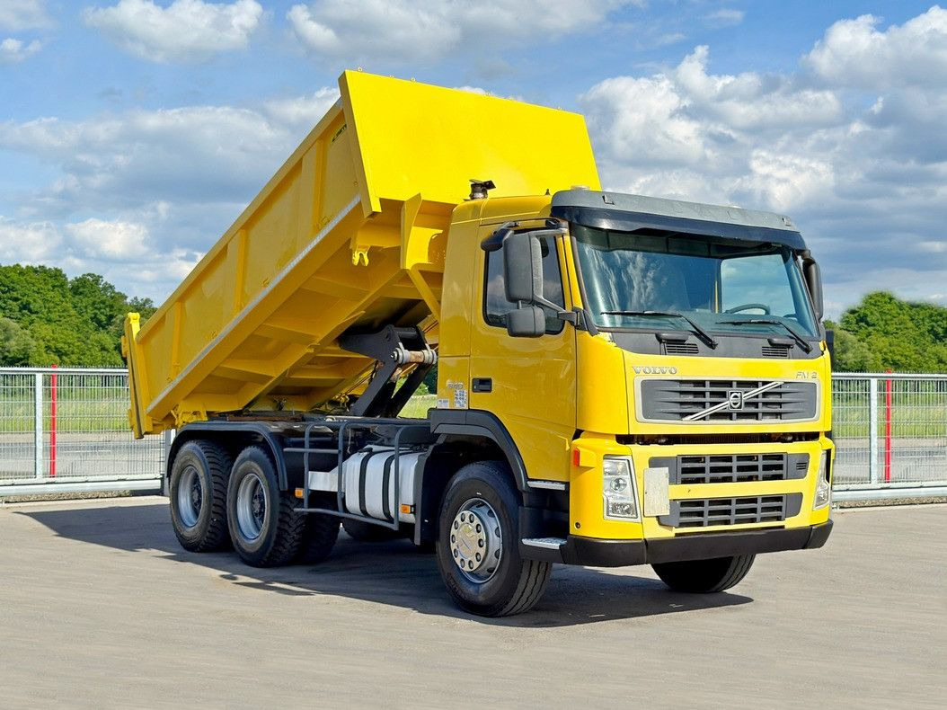 Volvo FM 370 Kipper 6,20 m + BORDMATIC / 8x4 Volvo FM 12 340 Kipper 5,05 m + BORDMATIC / 6x4 - Camião basculante, Camião grua: foto 1 Volvo FM 370 Kipper 6,20 m + BORDMATIC / 8x4 Volvo FM 12 340 Kipper 5,05 m + BORDMATIC / 6x4 - Camião basculante, Camião grua: foto 1