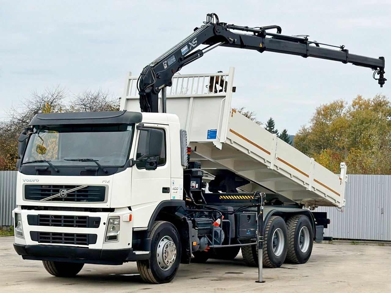 Volvo FM 400 Kipper 6,20m * HIAB 144 B-3 HIDUO* 6x4 - Camião grua: foto 2 Volvo FM 400 Kipper 6,20m * HIAB 144 B-3 HIDUO* 6x4 - Camião grua: foto 2