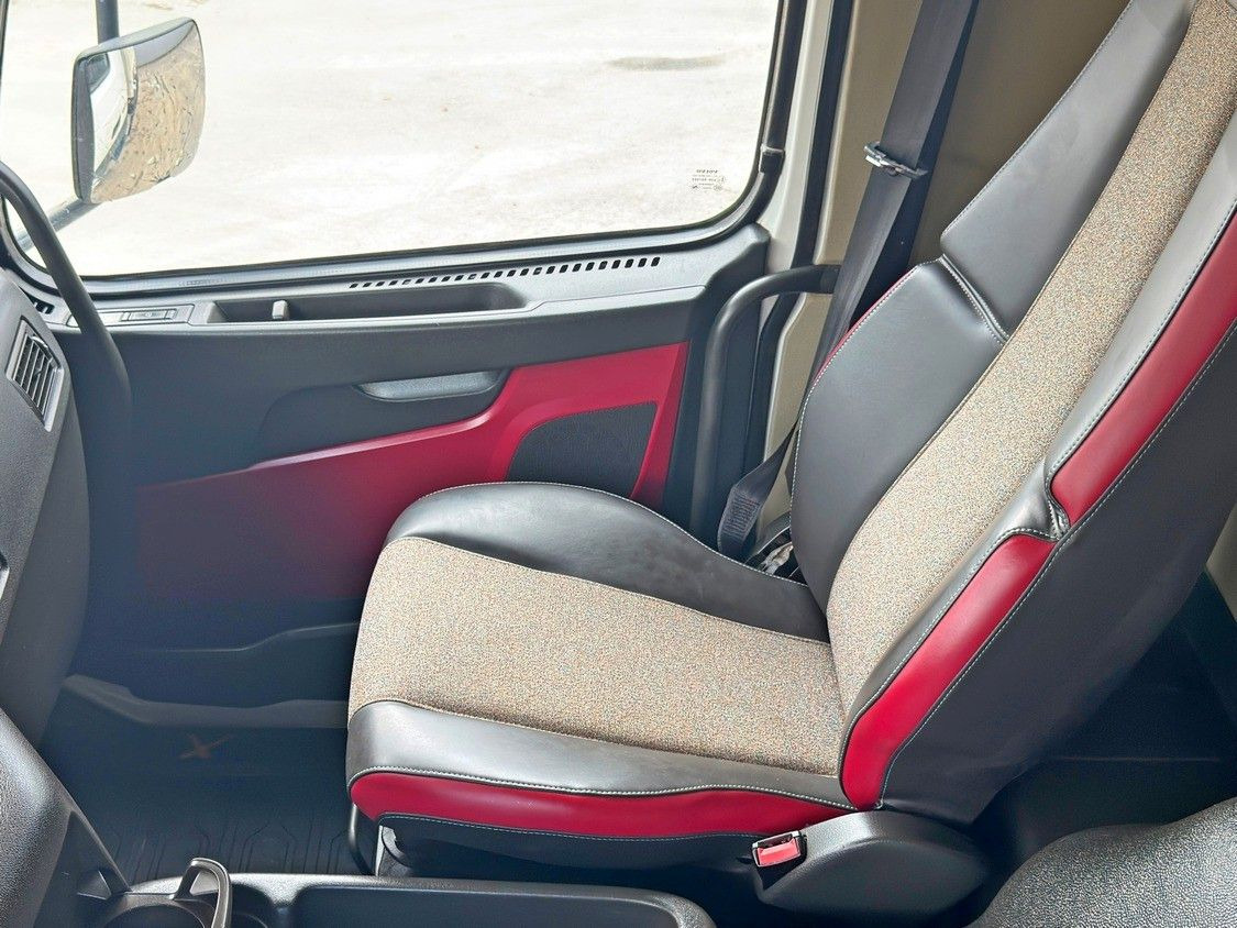 Camião basculante Volvo FMX 460 Kipper * BORDMATIC * 8x4 * TOPZUSTAND: foto 11 Camião basculante Volvo FMX 460 Kipper * BORDMATIC * 8x4 * TOPZUSTAND: foto 11