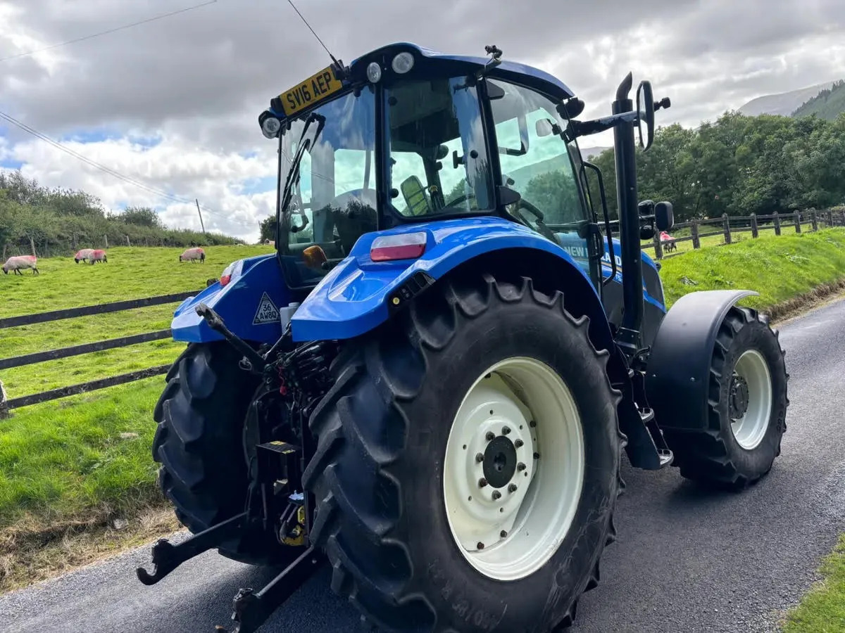 2016 Newholland T5 105 - Trator: foto 4 2016 Newholland T5 105 - Trator: foto 4