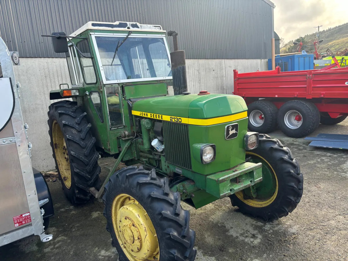 John Deere 2130 4WD - Trator: foto 2 John Deere 2130 4WD - Trator: foto 2