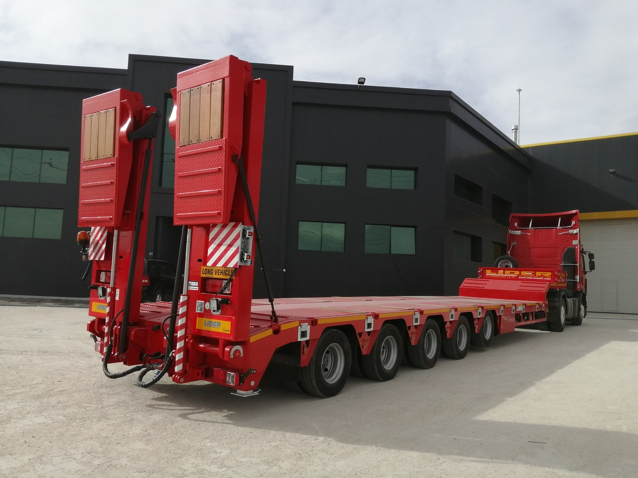 LIDER NEW 2025 model new by manufacturer Ready in Stocks - Semi-reboque baixa: foto 1 LIDER NEW 2025 model new by manufacturer Ready in Stocks - Semi-reboque baixa: foto 1