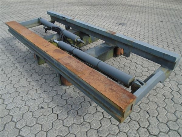 Kalmar DRU450-62S5 - Reachstacker porta contentores: foto 1 Kalmar DRU450-62S5 - Reachstacker porta contentores: foto 1