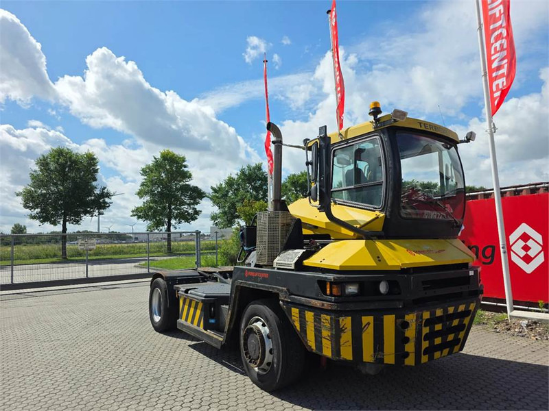 Terberg RT282 4x4 - Tractor de terminal: foto 1 Terberg RT282 4x4 - Tractor de terminal: foto 1