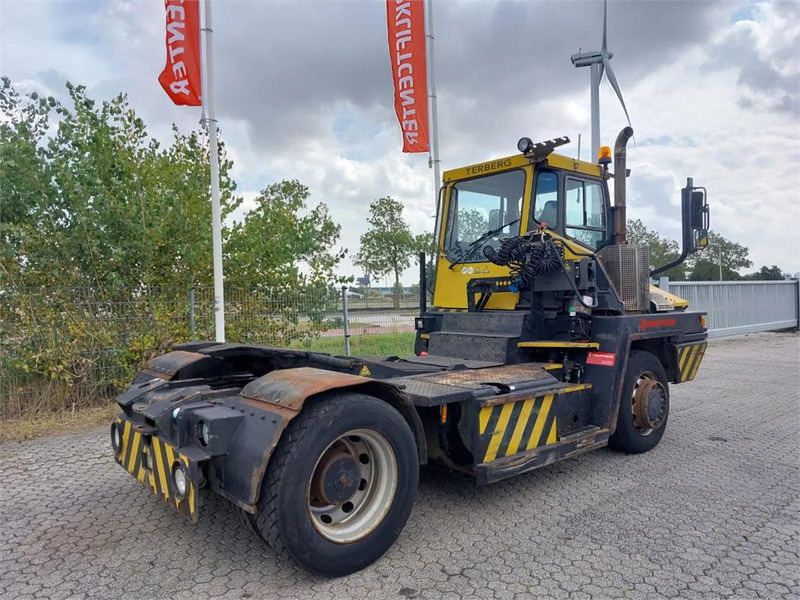 Tractor de terminal Terberg RT282 4x4: foto 6