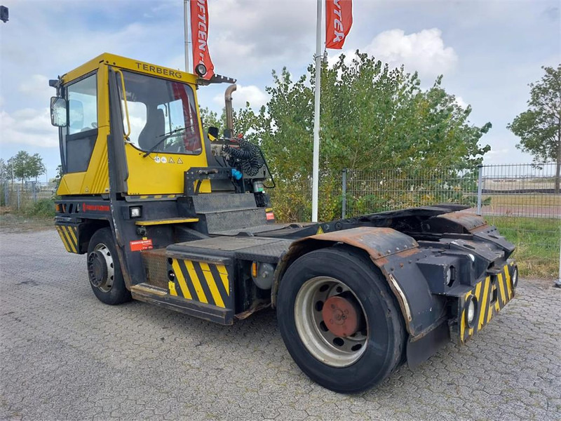 Tractor de terminal Terberg RT282 4x4: foto 7