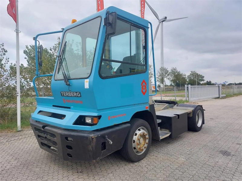 Terberg YT182 - Tractor de terminal: foto 2 Terberg YT182 - Tractor de terminal: foto 2