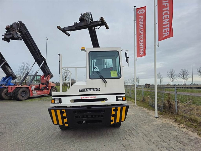 Tractor de terminal Terberg YT220: foto 7