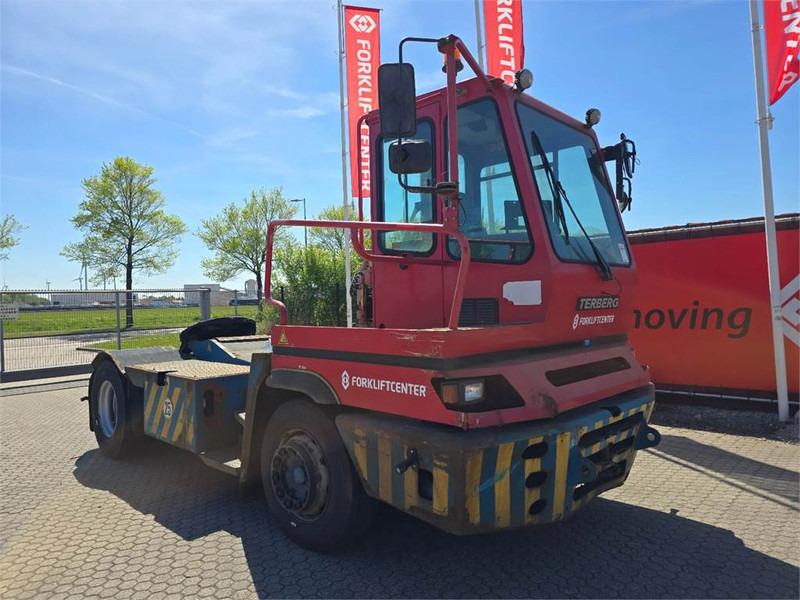 Terberg YT222 - Tractor de terminal: foto 1 Terberg YT222 - Tractor de terminal: foto 1
