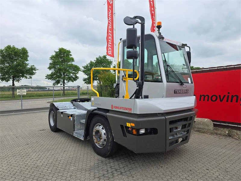 Terberg YT223 - Tractor de terminal: foto 1 Terberg YT223 - Tractor de terminal: foto 1