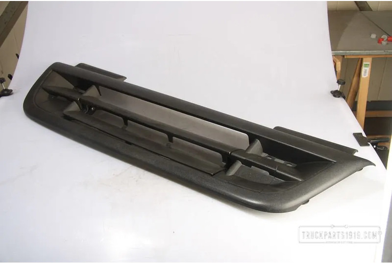 DAF 1375567 Grille onder CF85 - Grade radiador por Camião: foto 1 DAF 1375567 Grille onder CF85 - Grade radiador por Camião: foto 1